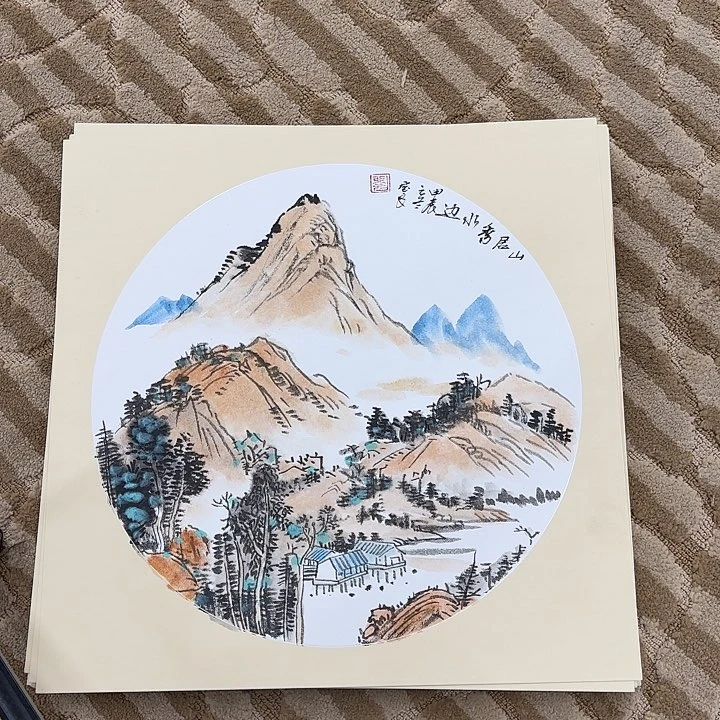 国画光**佬花鸟的翅膀是一个巨大的蝴蝶结