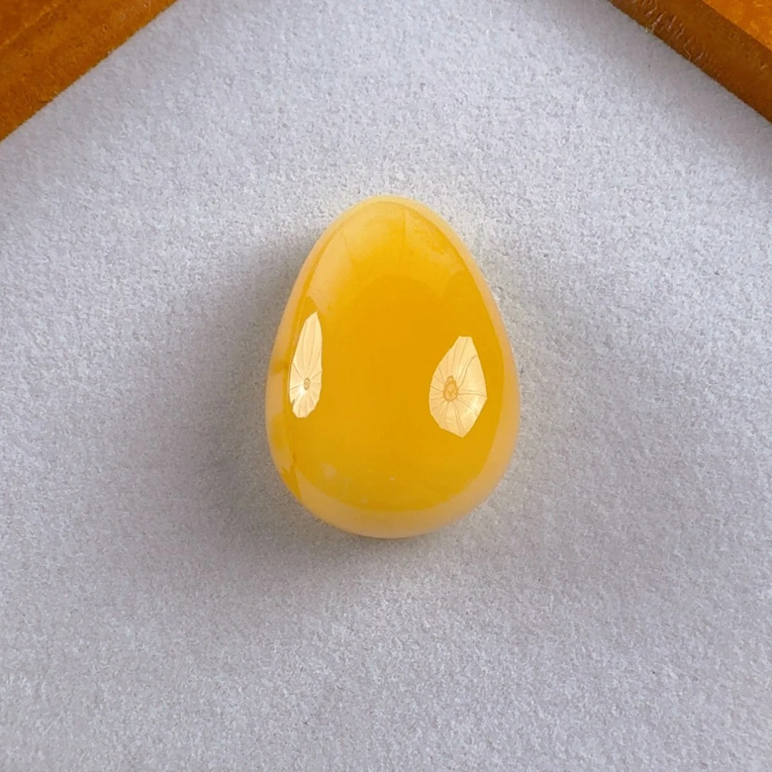 未镶嵌颈饰琥珀蜜蜡水滴 10.1g