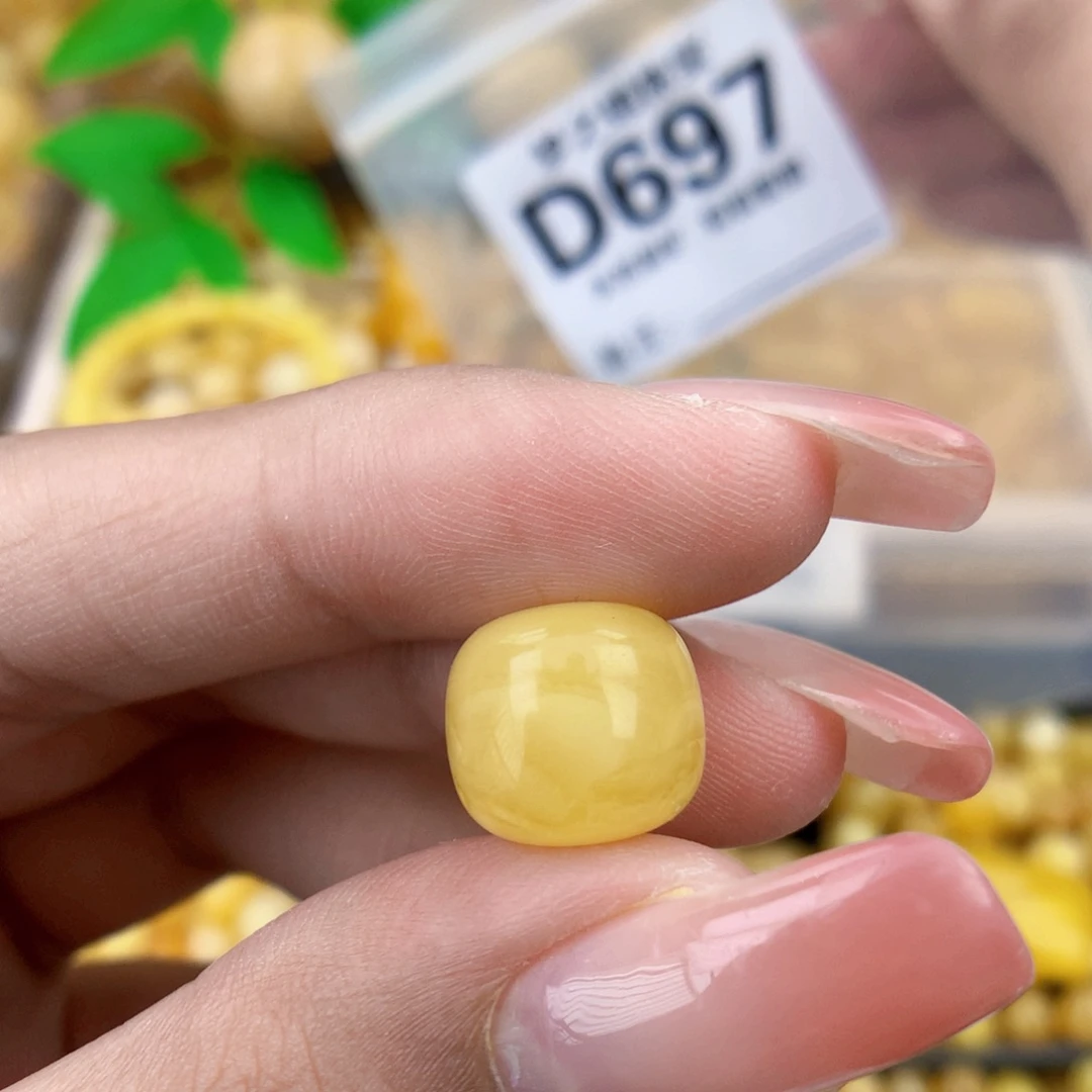 未镶嵌琥珀珠宝奇石12