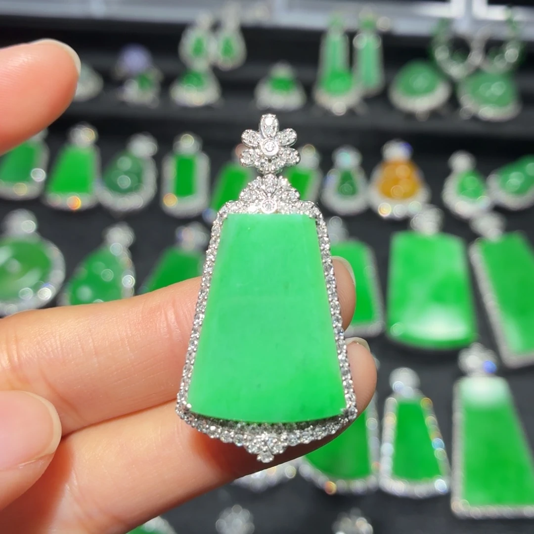 翡翠18K金镶嵌吊坠(不含链)108号