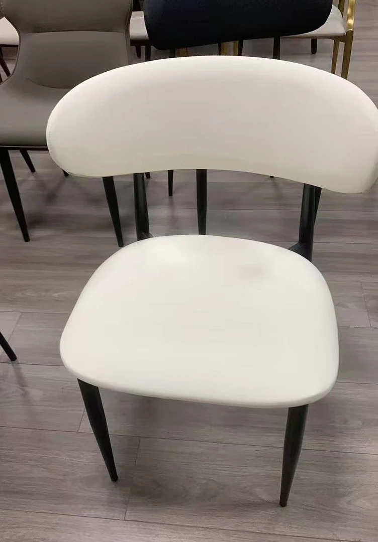 餐椅家用餐桌靠背凳子轻奢高级出租房用餐厅意式铁艺简约梳妆椅子