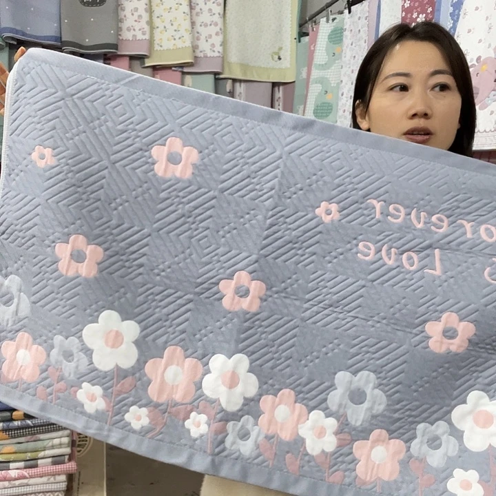 棉特价灰色字母花