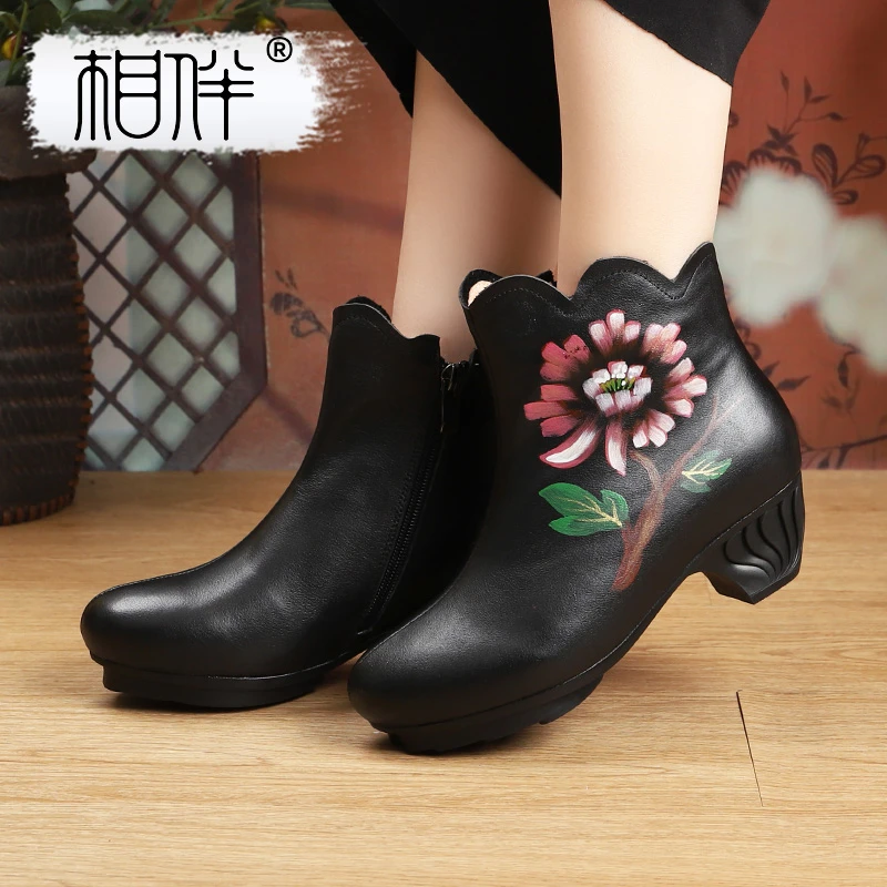 相伴真皮复古手工国风秋冬短靴女士中老年妈妈粗跟靴子53302