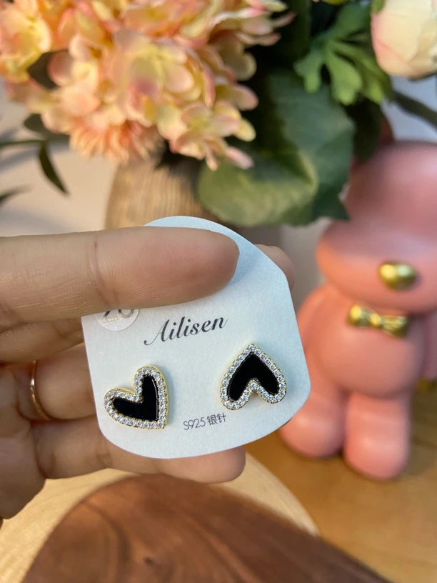 钛钢耳饰 28通勤百搭爱心耳钉微镶锆石高级感轻奢风简约配饰