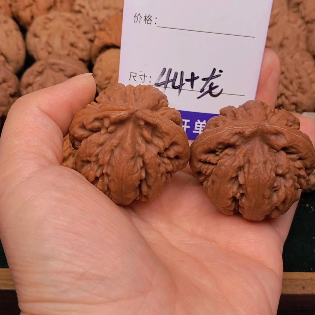 k***文玩核桃霸王龙核桃