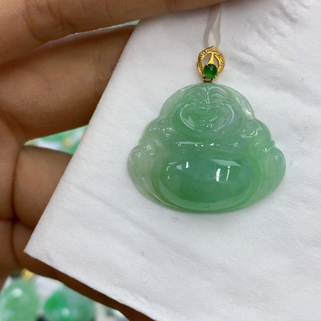 翡翠18K金镶嵌颈饰