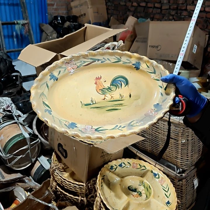 摆件陶瓷盘子碗啥都有