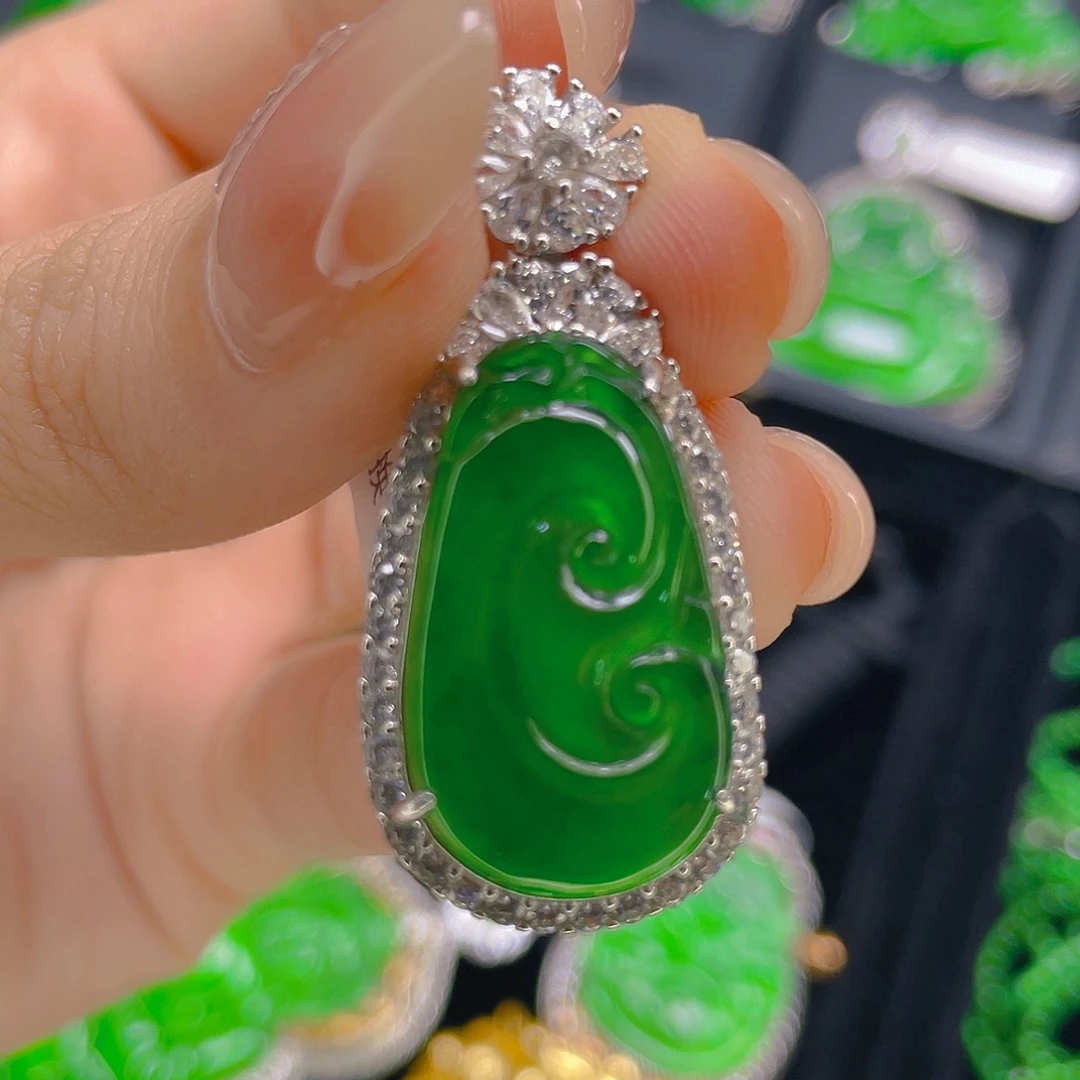 翡翠未镶嵌颈饰翡翠