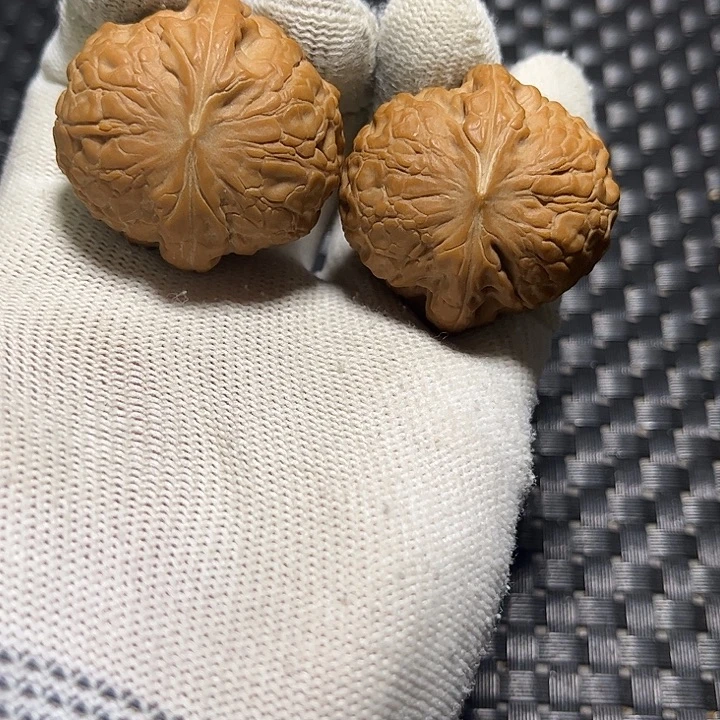 文玩核桃吊坠大团圆