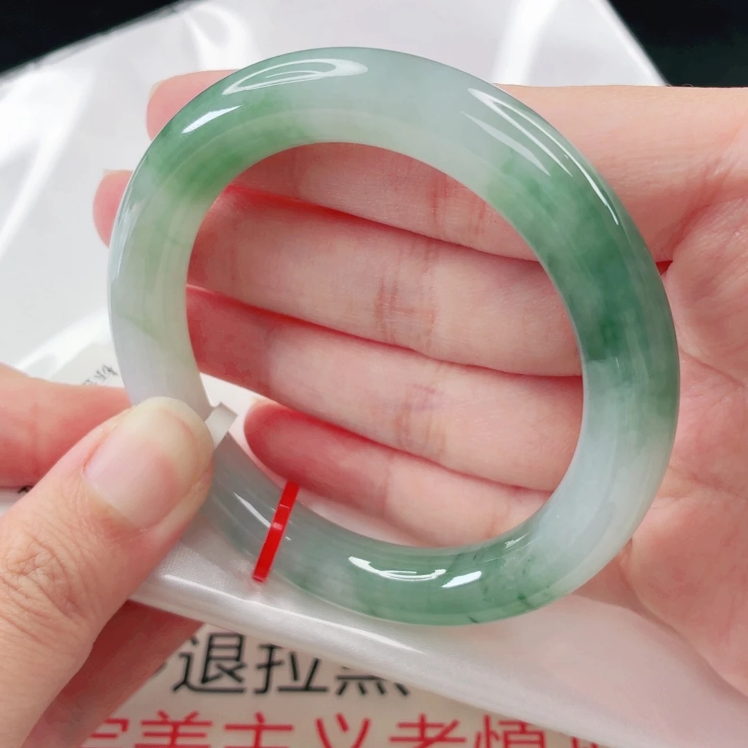 翡翠未镶嵌手镯52.9圈x300
