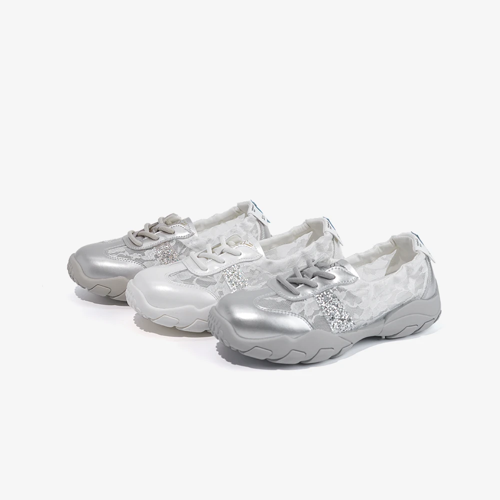 百思图2025年新款时尚潮流舒适百搭透气亮片休闲鞋D3355CM5