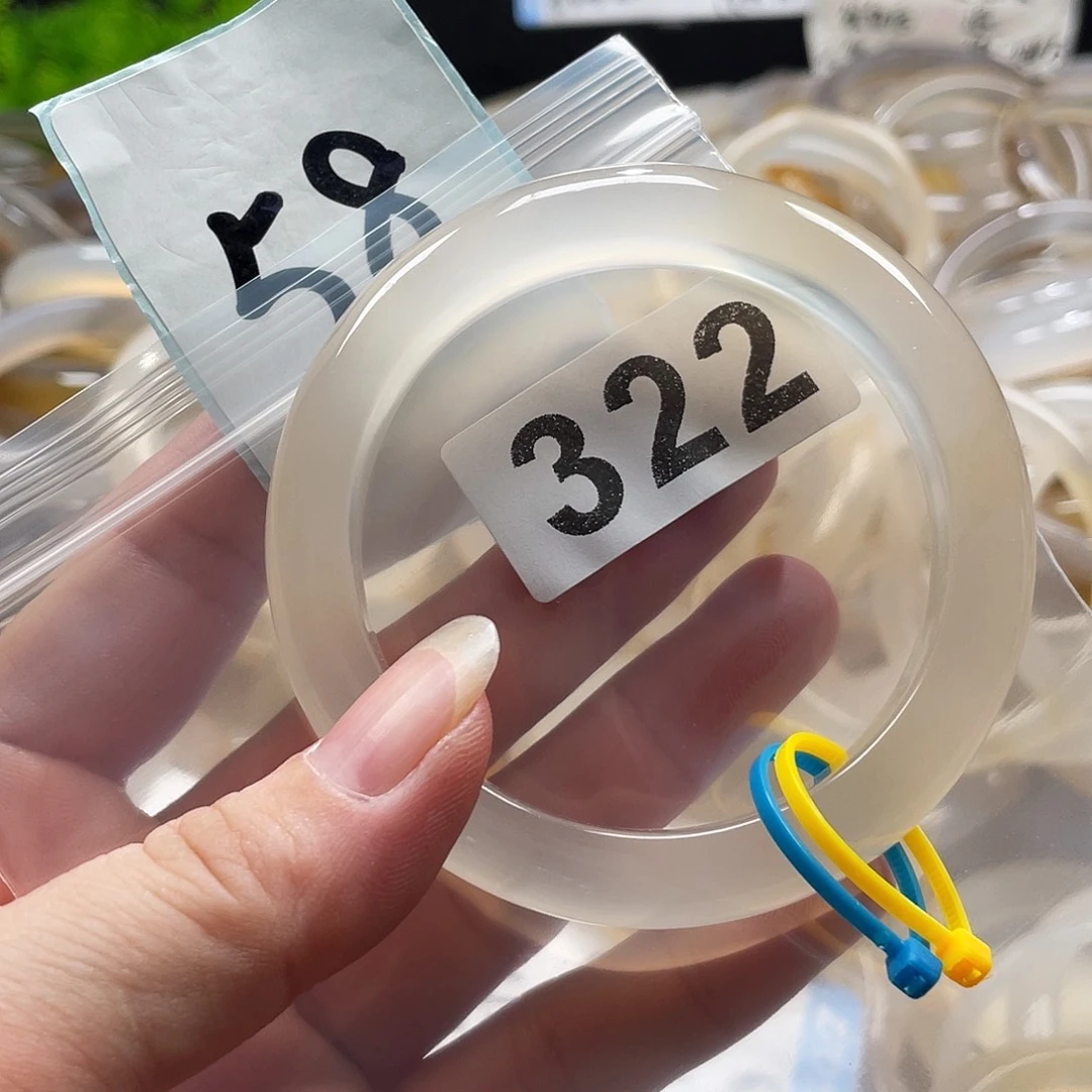 手镯玛瑙/玉髓未镶嵌