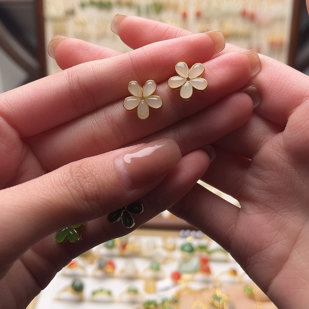 和田玉未镶嵌耳饰