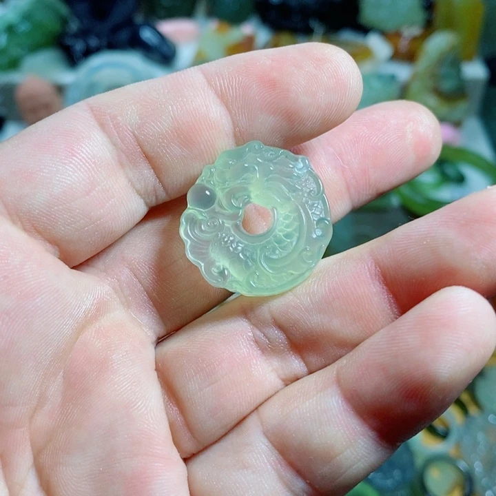 未镶嵌蛇纹石玉颈饰