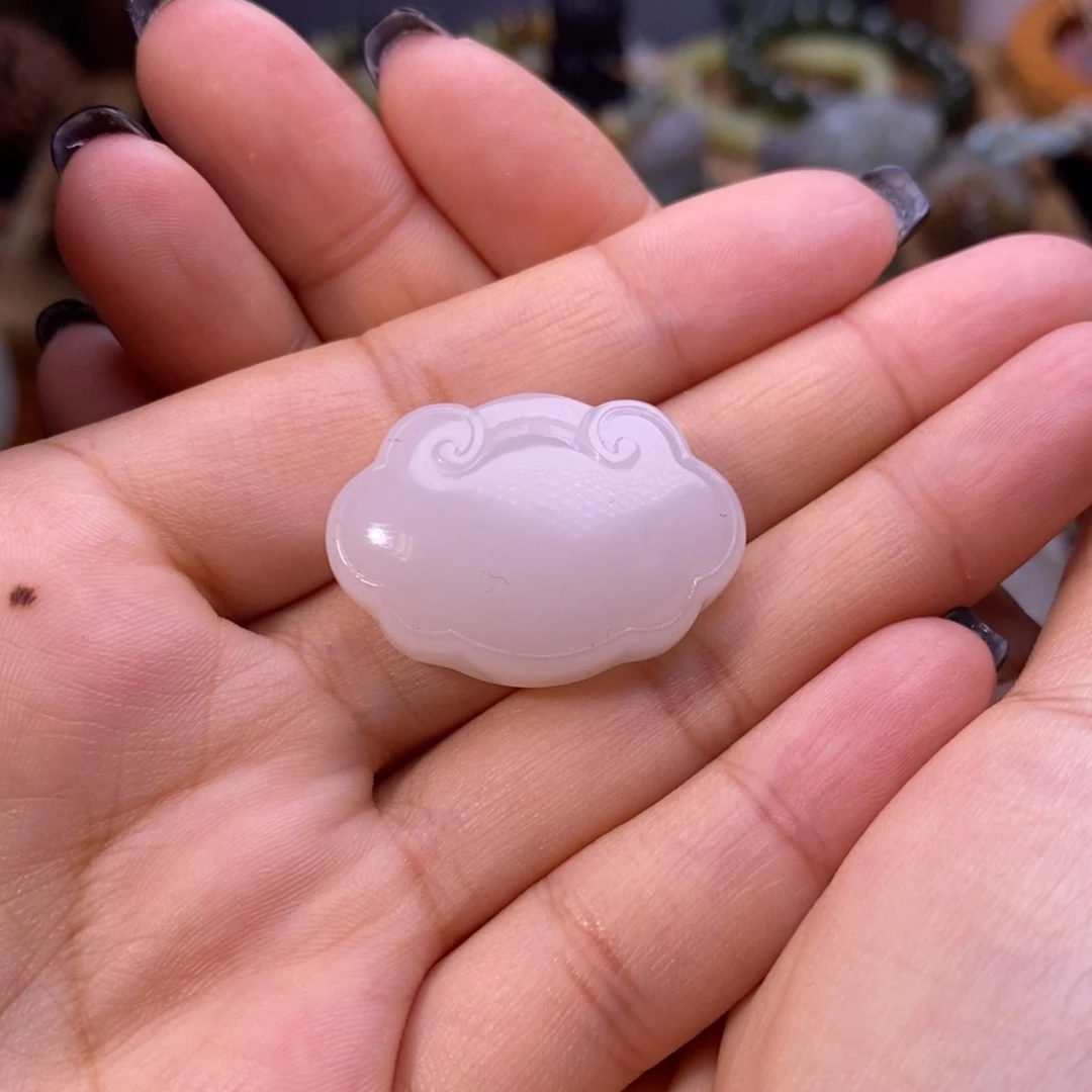 颈饰未镶嵌和田玉Y***?