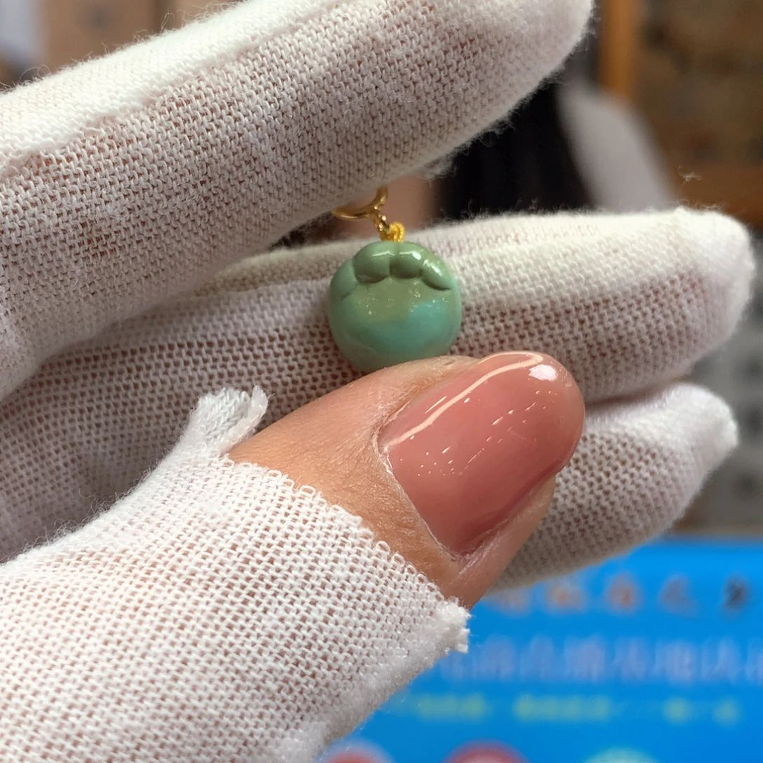 绿松石未镶嵌挂件