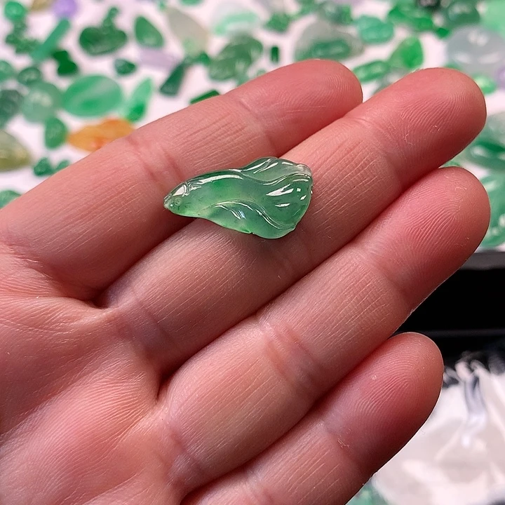 翡翠颈饰未镶嵌翡翠