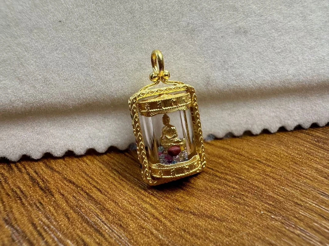 黄财神药师佛绿度母地藏18K金藏传七宝琉璃彩珠可旋转嘎乌盒吊坠