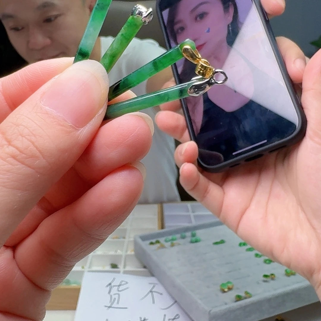 吊坠(不含链)银S925镶嵌翡翠多样性发货其一