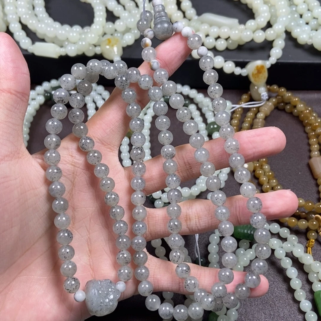 和田玉未镶嵌把件