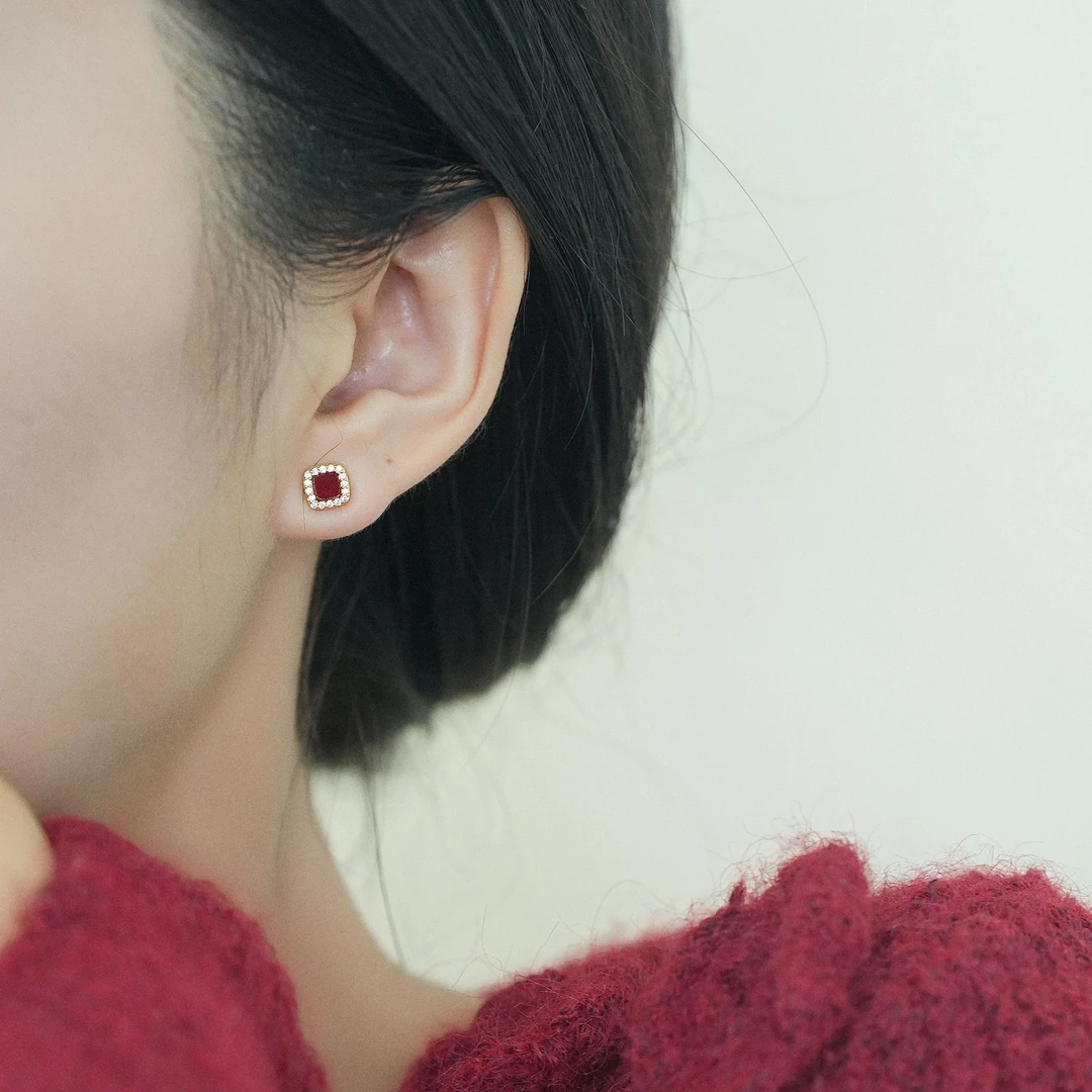 铜合金耳饰 红色方形耳环网红气质高级感2025耳钉女小众设计秋冬