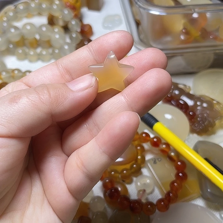 玛瑙/玉髓颈饰未镶嵌静**J002