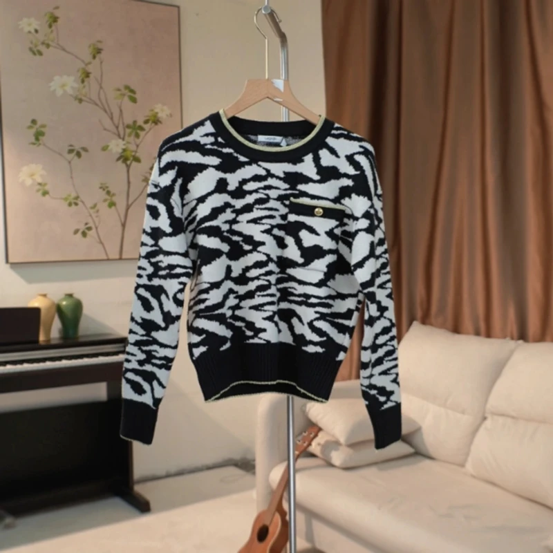 G209 秋冬黑白花纹亮线包边在针织衫 9C32