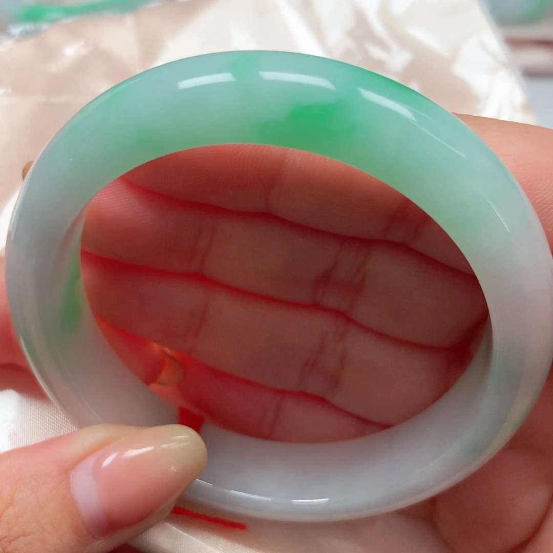 翡翠未镶嵌手镯49白底青 小微瑕