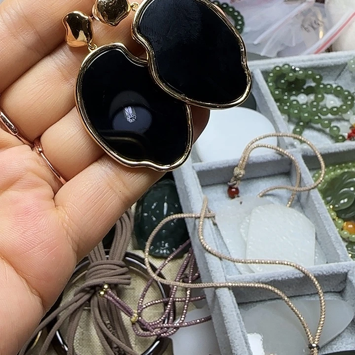 茱****玛瑙/玉髓银S925镀金镶嵌耳钉