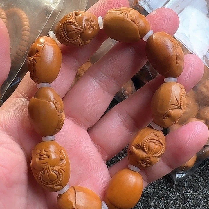 橄榄核吊坠小莎迷在