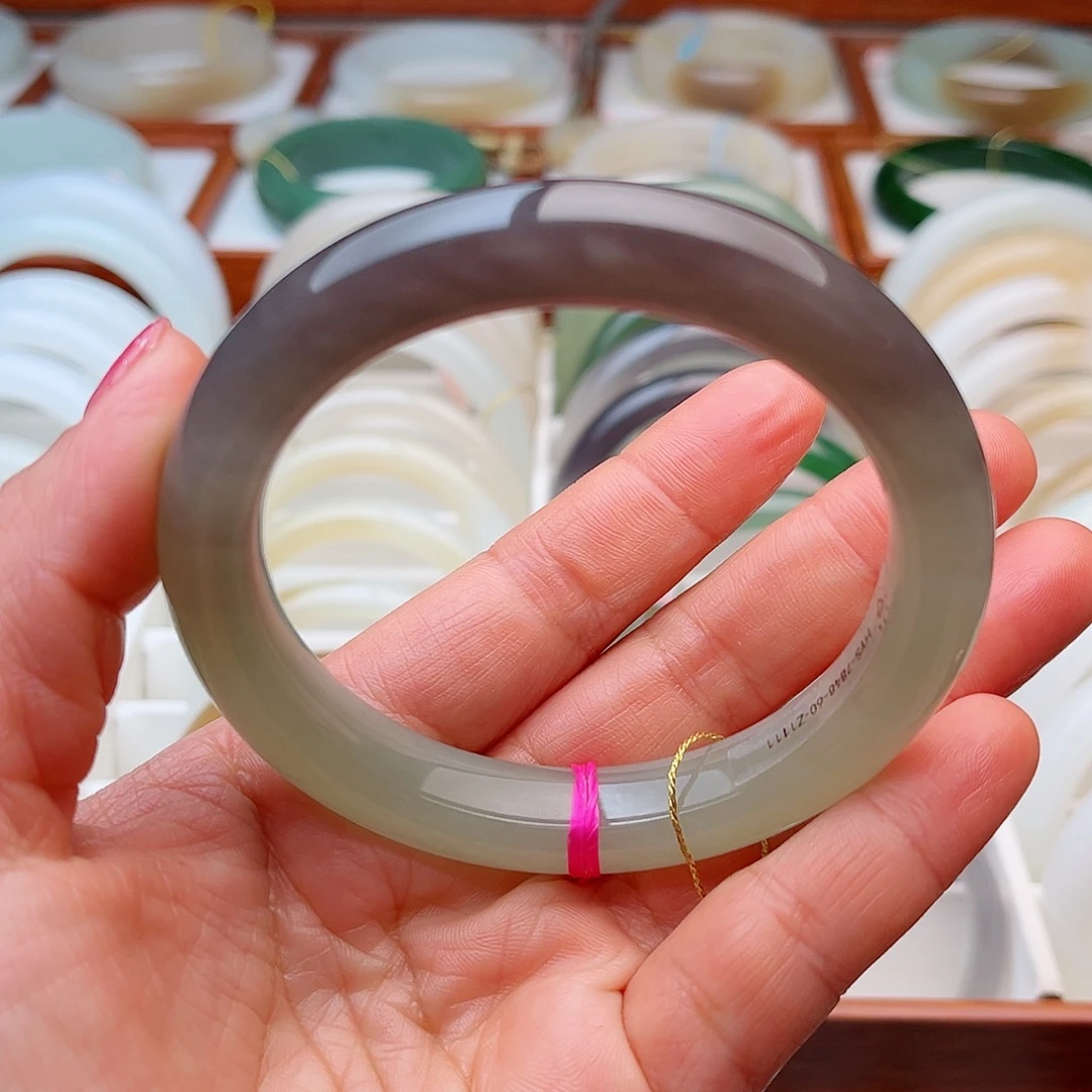 和田玉未镶嵌手镯60