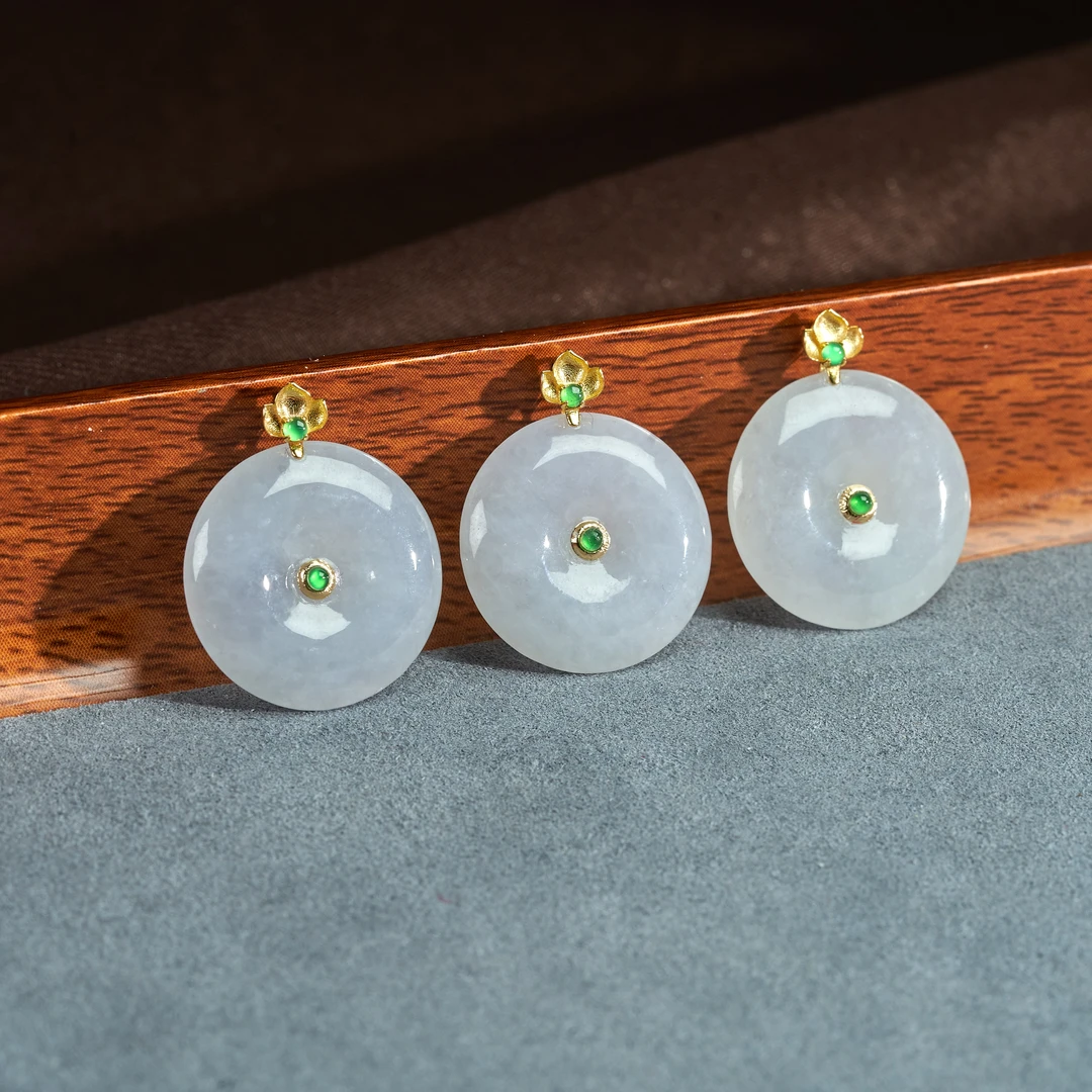 刘思懿新品尝鲜天然翡翠18K金扣平安扣吊坠@多样性发一件@50235H