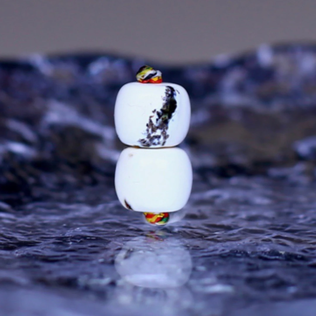 7mm漆白奥利奥老型对珠，同料一对，瓷度好，配多宝合适