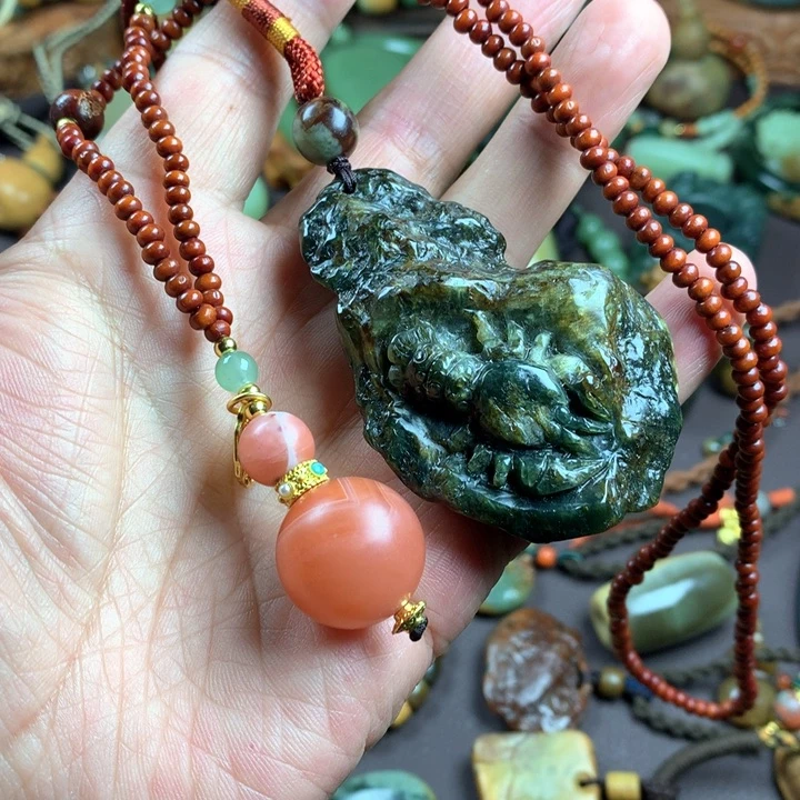 吊坠(赠链)未镶嵌岫岩河磨玉（透闪石质玉）