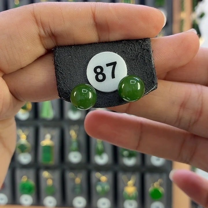 和田玉18K金镶嵌耳饰