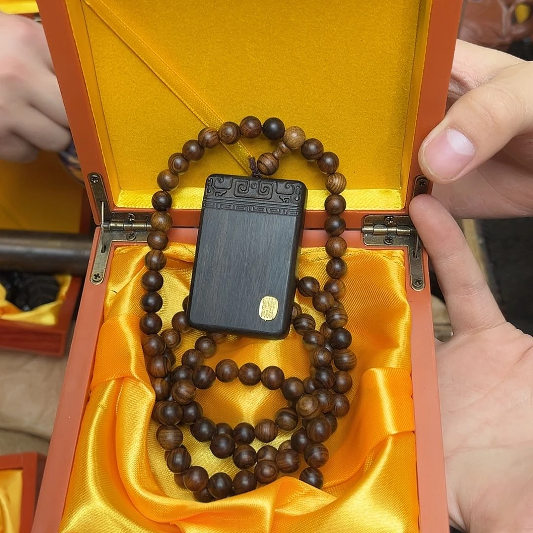 大叶紫檀（黑酸枝木类）