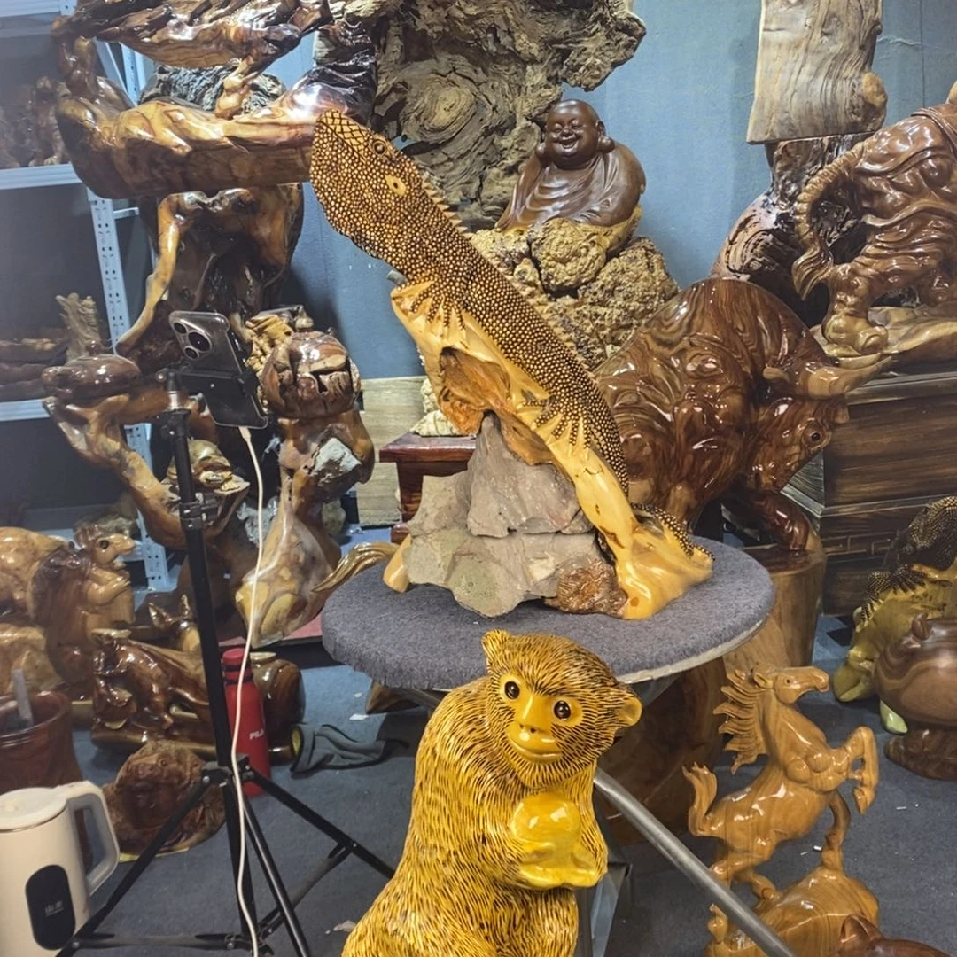 空***山木木雕摆件根抱石蜥蜴