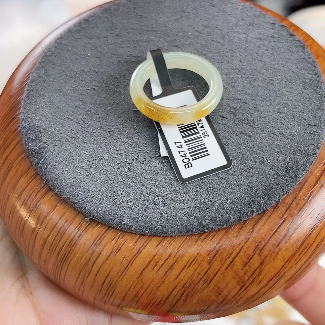 和田玉未镶嵌戒指c3。一口糖小细条 16.7。不退换