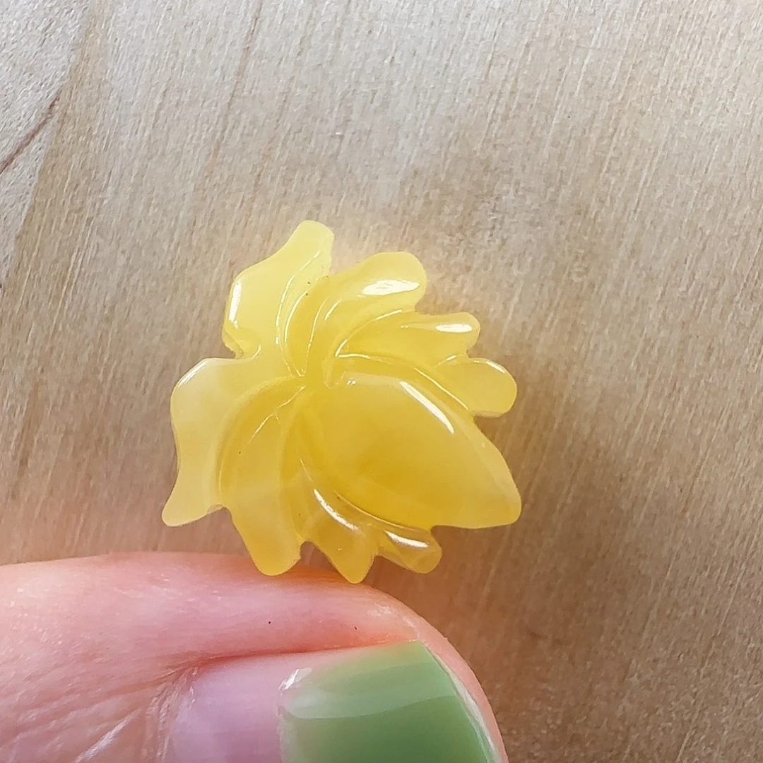 琥珀未镶嵌珠宝奇石m*