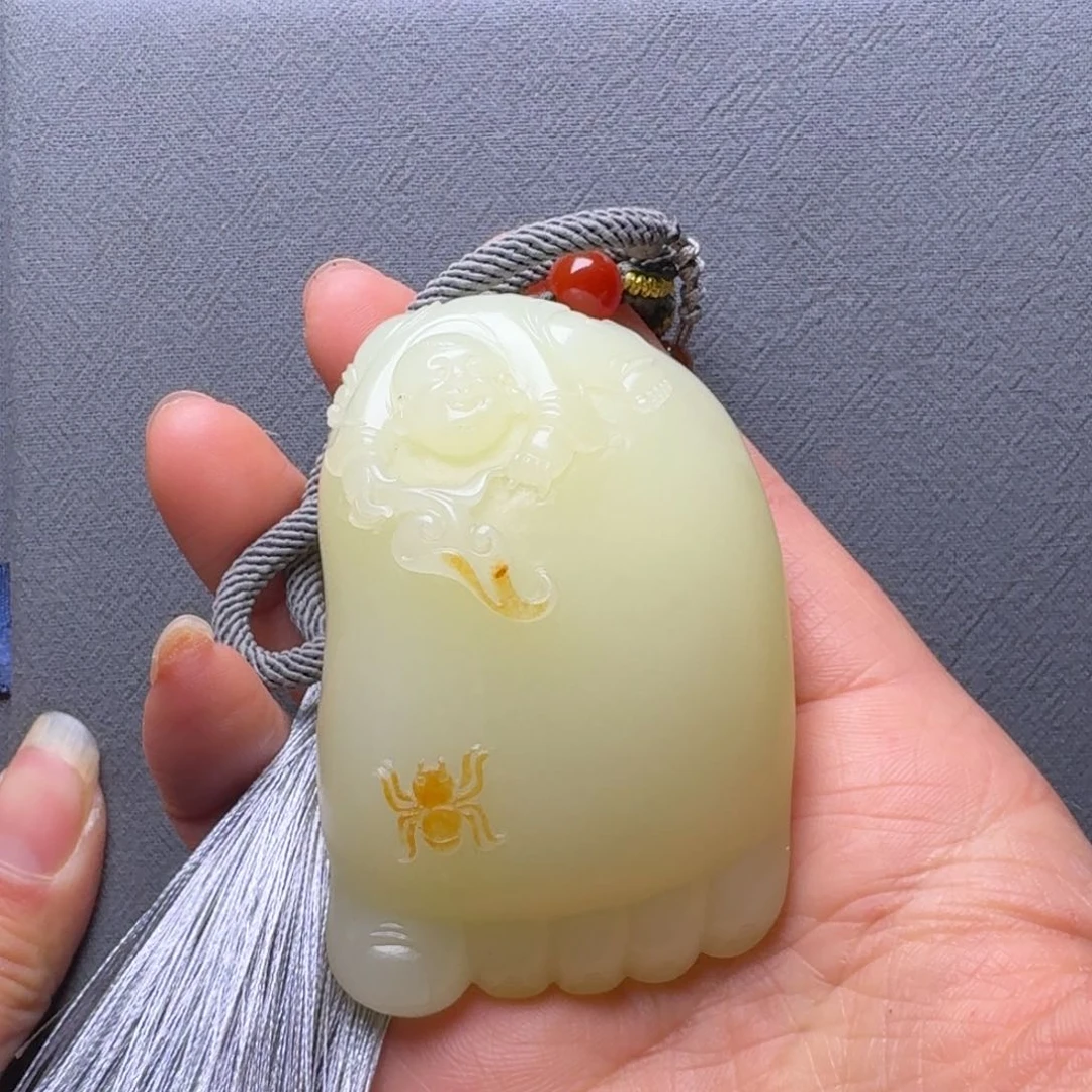 和田玉颈饰未镶嵌大**檀