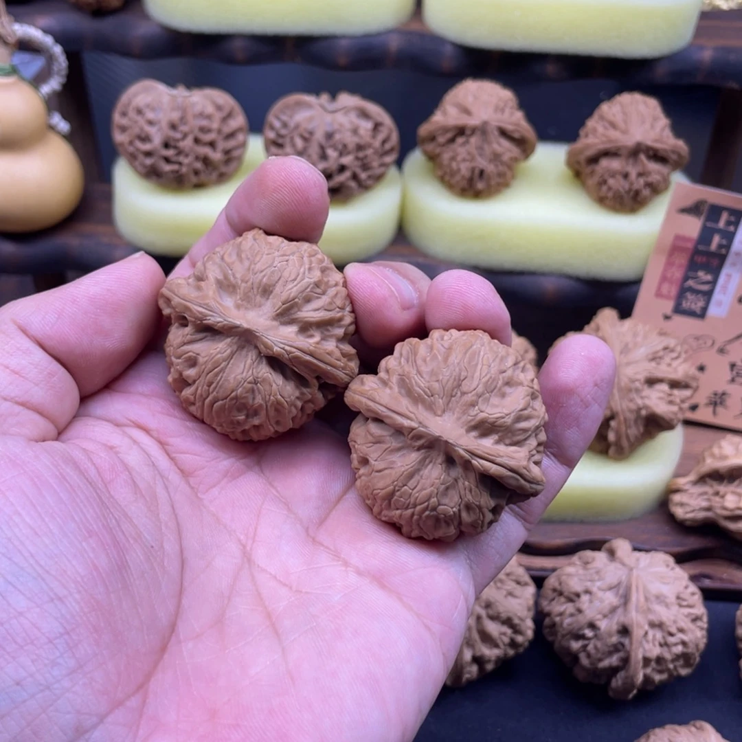 文玩核桃吊坠宫灯