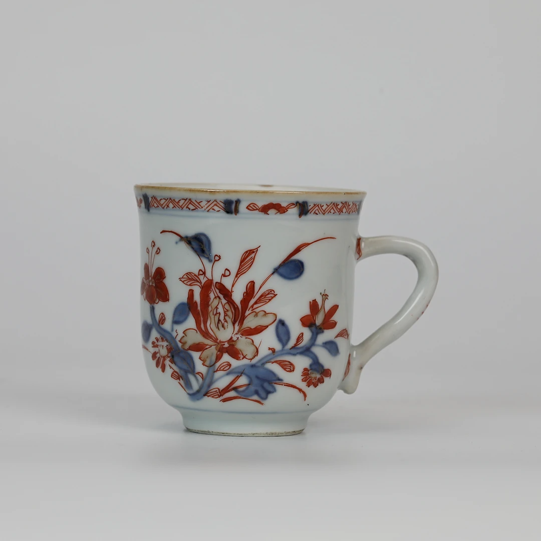 1447清康熙·青花矾红花卉纹把杯【古董拍卖】