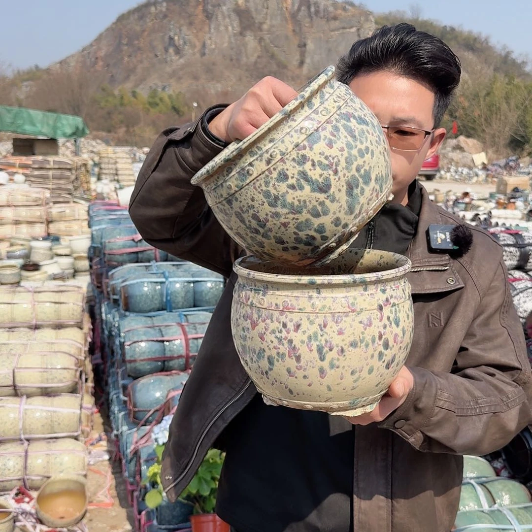 紫砂花盆口21高17（两个有色差彩色胖子