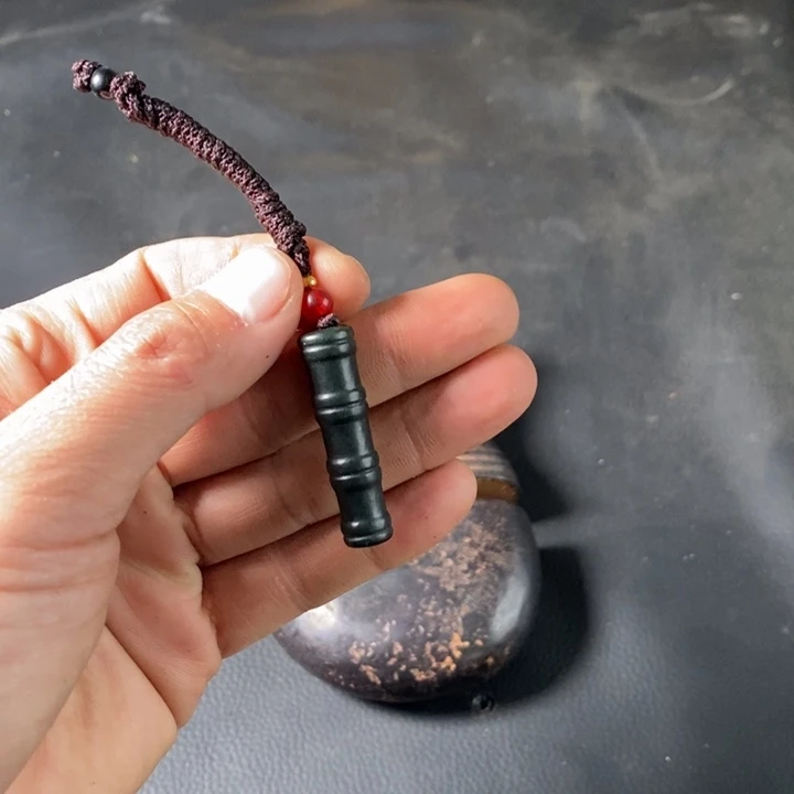 王***w和田玉未镶嵌挂件