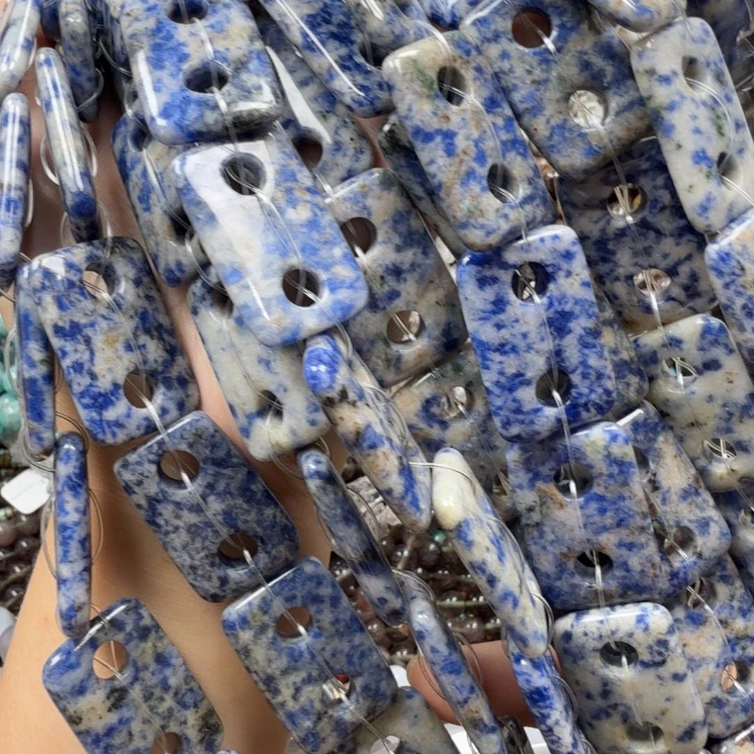 水晶珠宝半成品未镶嵌蓝点猪鼻子一条