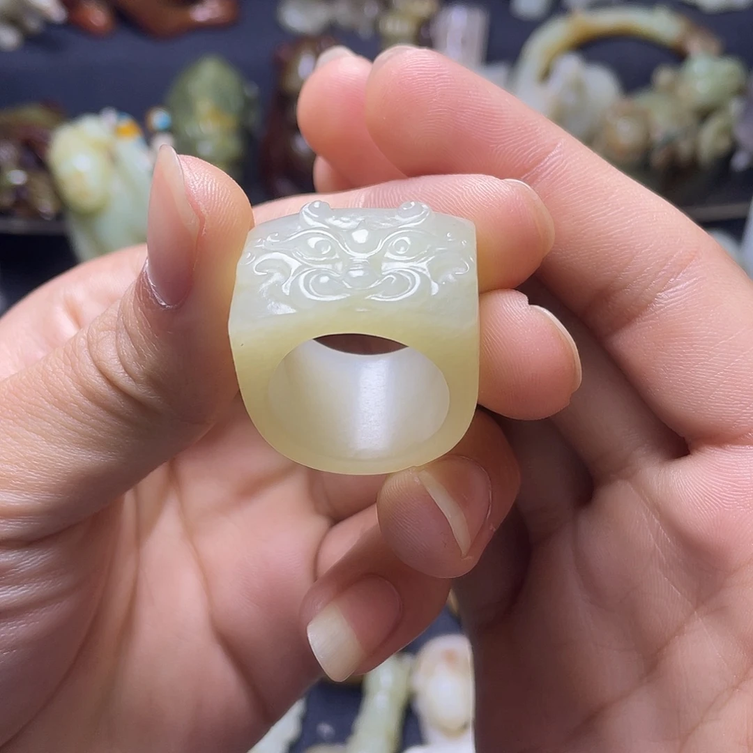 和田玉（糖玉）未镶嵌颈饰
