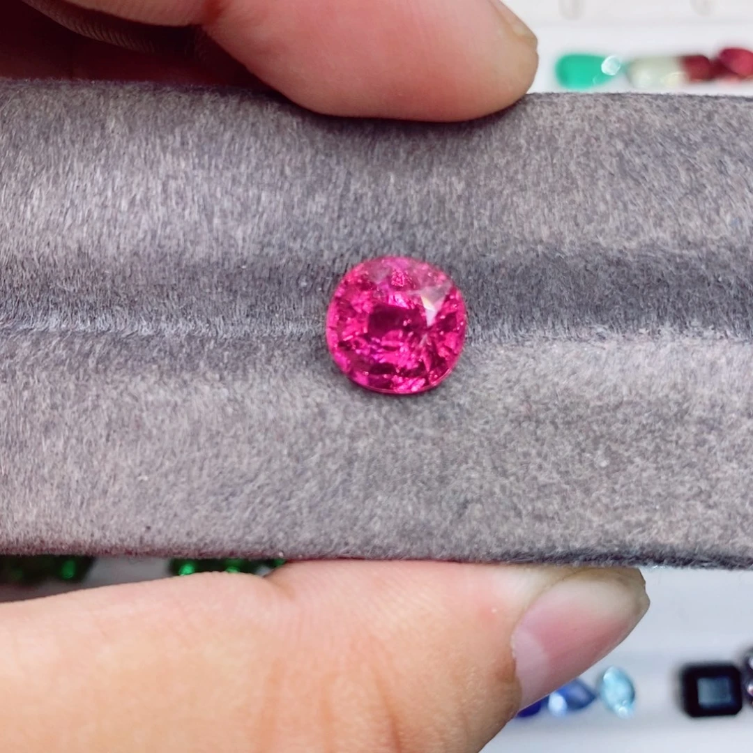 碧玺裸石未镶嵌卢比来3.13克拉