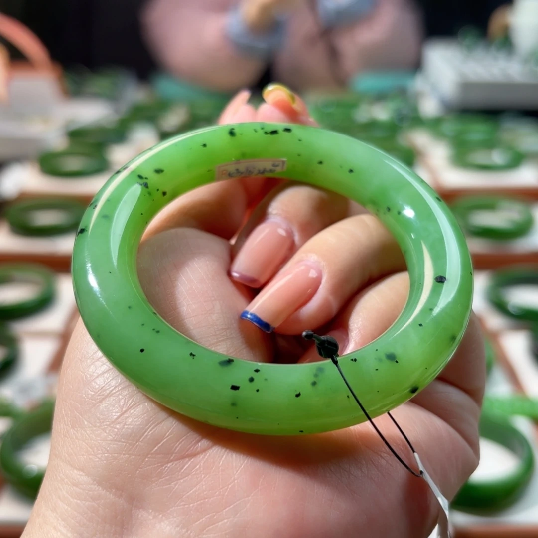 未镶嵌手镯和田玉（碧玉）54-55