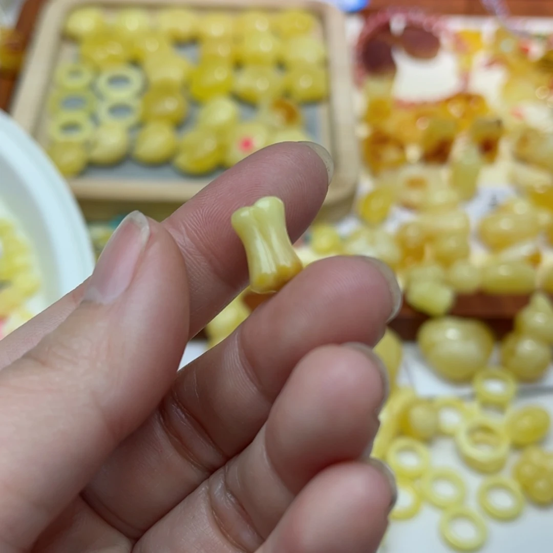 【闪购商品】琥珀裸石未镶嵌配饰