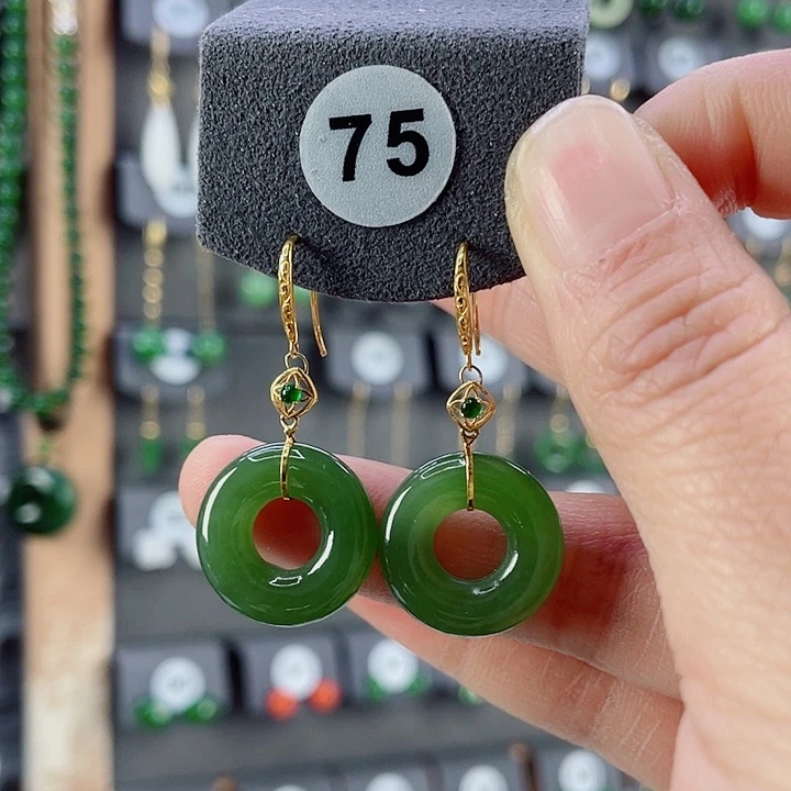 18K金镶嵌和田玉耳饰